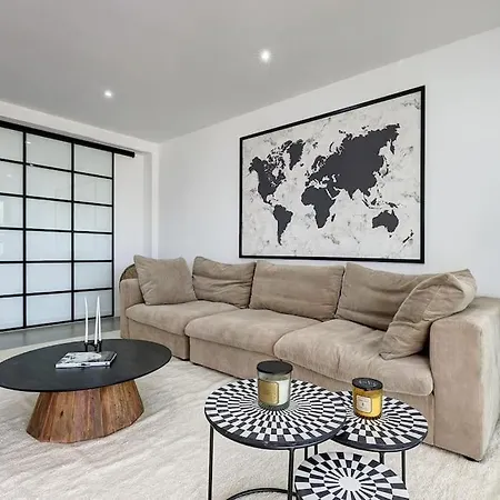 Ground Floor 2 Bedroom At Hills Apartment